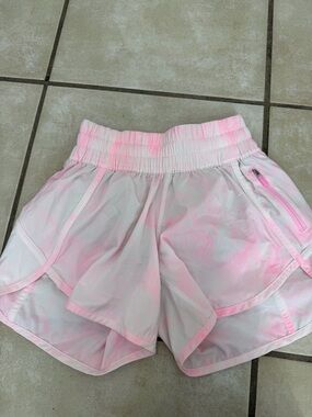 Lululemon Tracker Short V